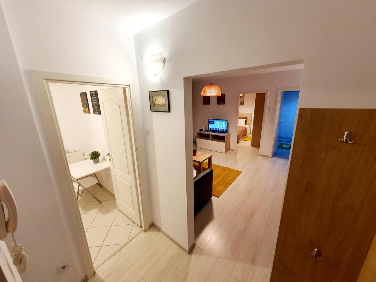 דירה Downtown, Ideal For Longer Stays, Family Friendly - Nb73a