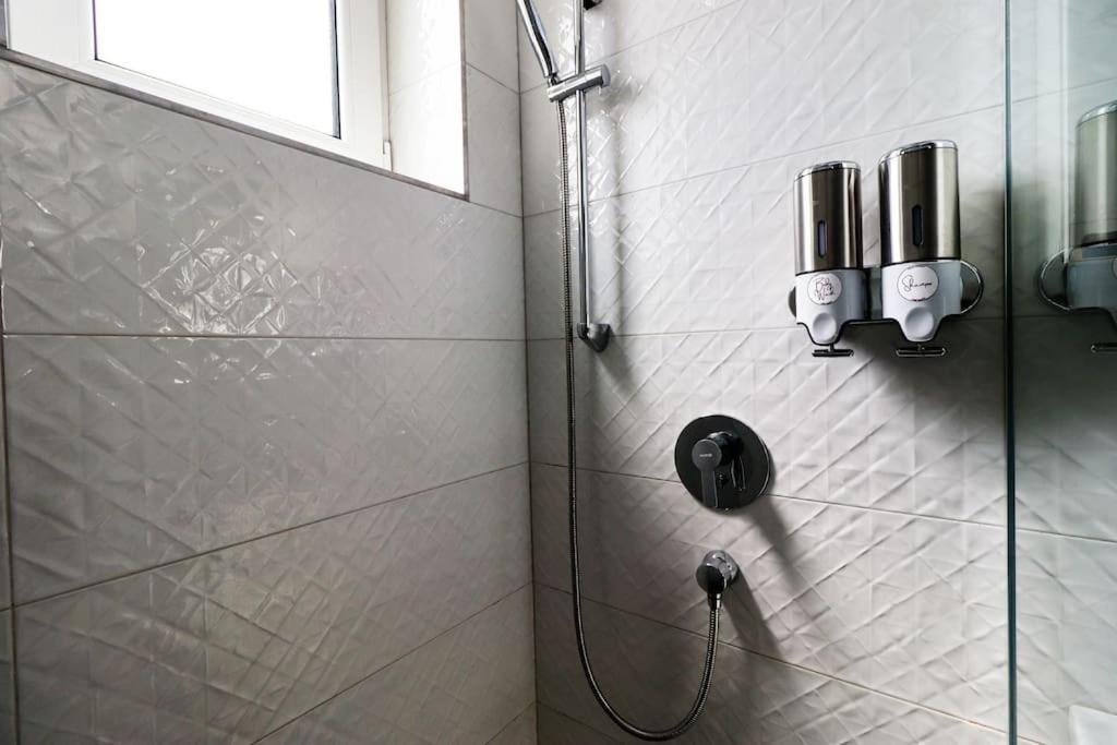 דירה Downtown, Ideal For Longer Stays, Family Friendly - Nb73a *